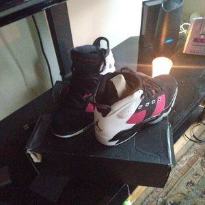 Jorden sneakers